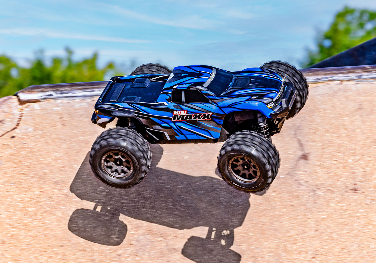 Traxxas Mini Maxx BL-2s TQ 4X4 RTR Brushless Monster Truck 1/16 Green