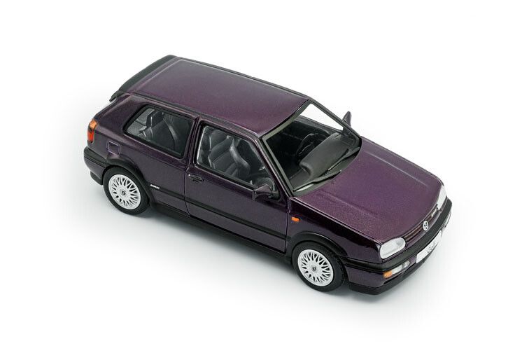 Solido VW Golf MKIII VR6 '94 Paars (Dusty mauve pearl) 1/43