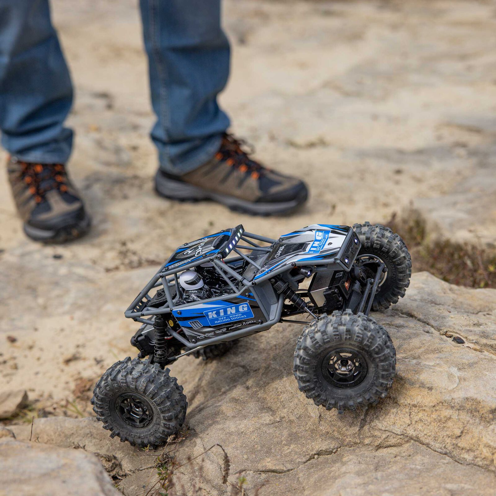 Axial UTB18 Capra 4WS 4X4 RTR Brushed Rock Crawler (Battery & Charger Included) Blue 1/18