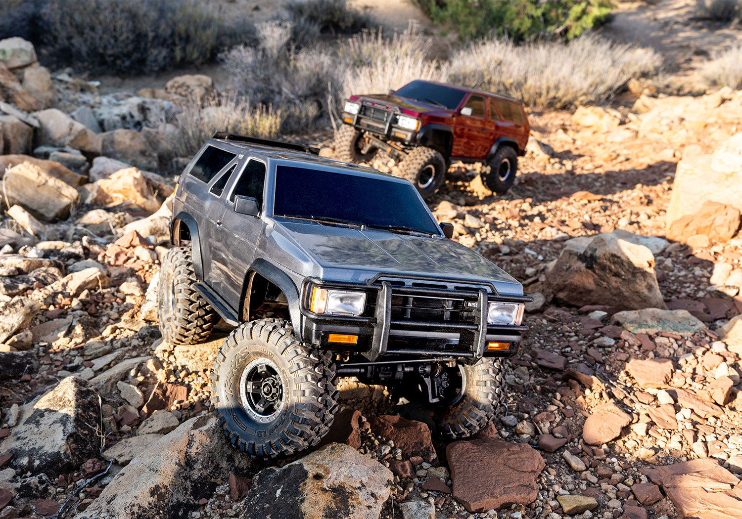 Traxxas Nissan Pathfinder TRX-4 4WD Scale and Trail Crawler Fully-Assembled 1/10 Silver