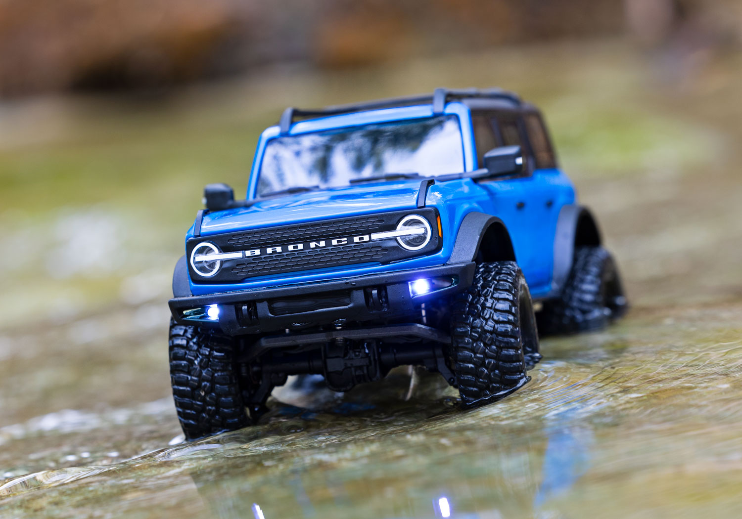 Traxxas TRX-4M Bronco 4WD Electric Scale and Trail Crawler with TQ 1/18 Blue