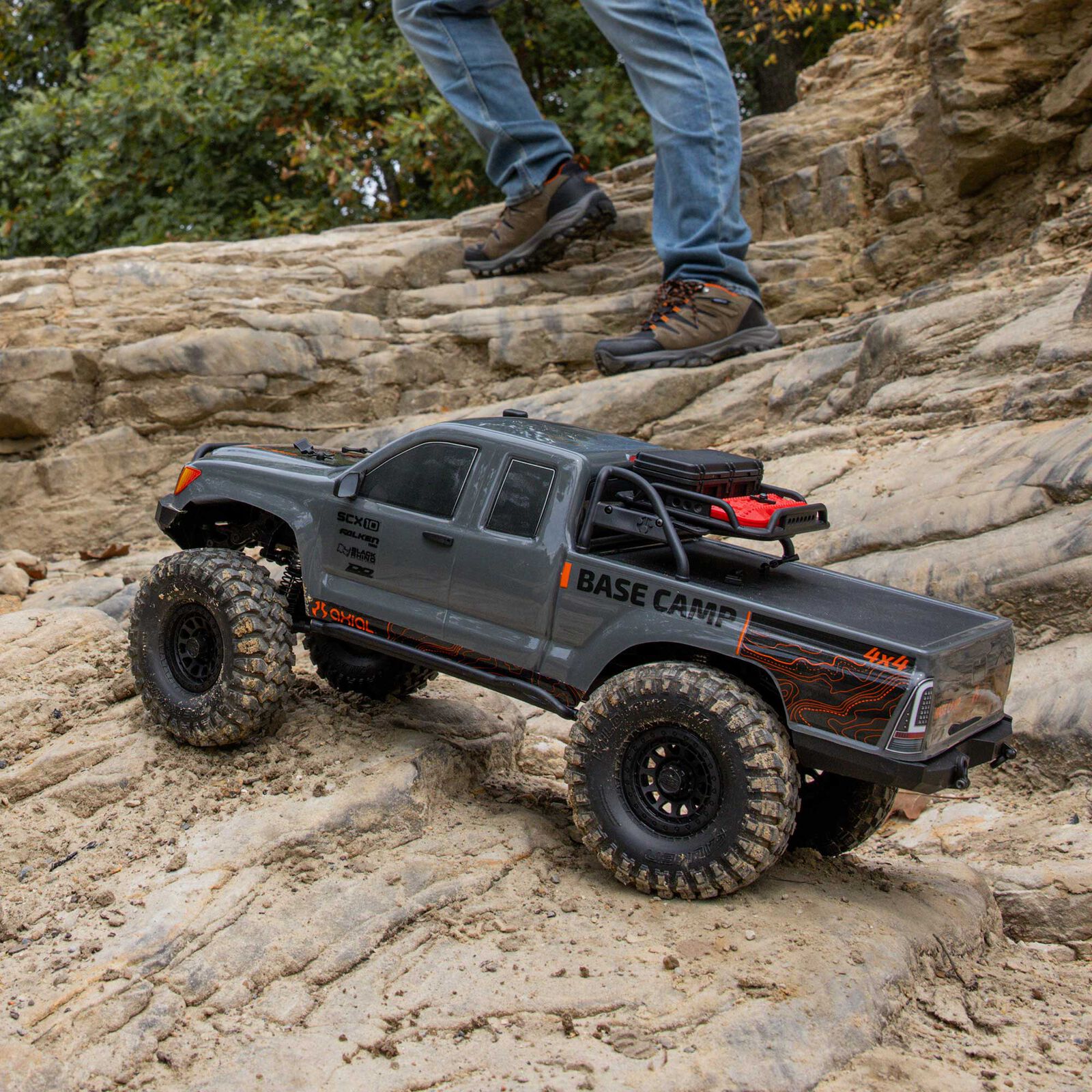 Axial SCX10 III Base Camp 4X4 RTR Brushed Rock Crawler Gray 1/10