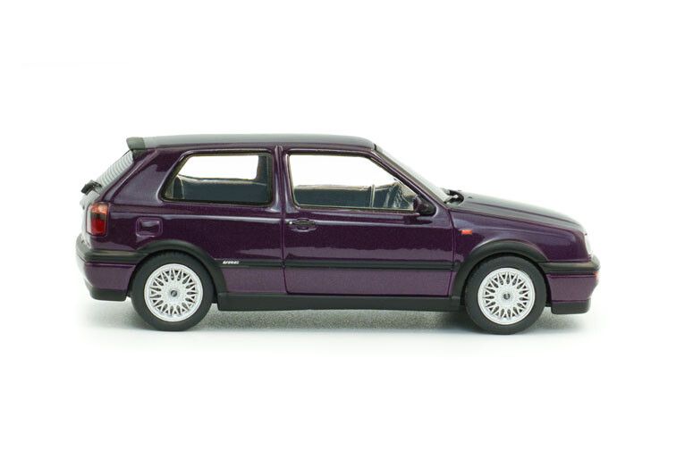 Solido VW Golf MKIII VR6 '94 Paars (Dusty mauve pearl) 1/43
