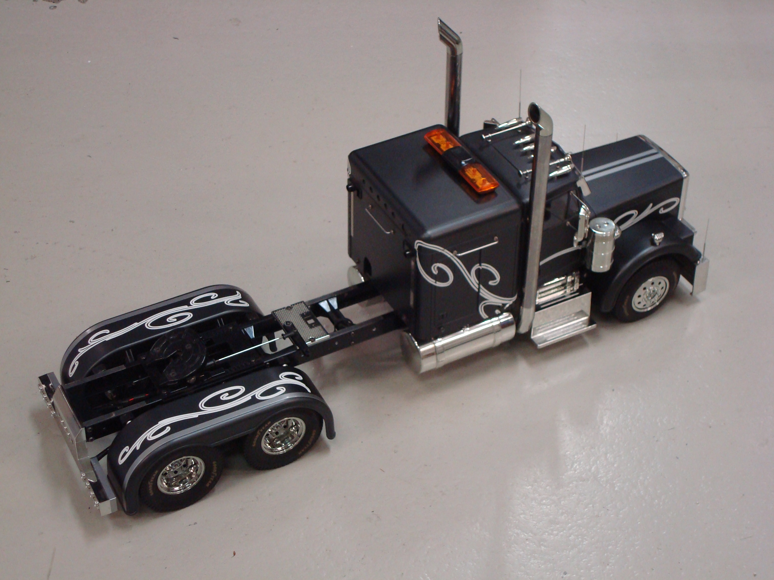 Occasion Tamiya Grand Hauler Customized Flat Black Edition R/C Truck 1/14