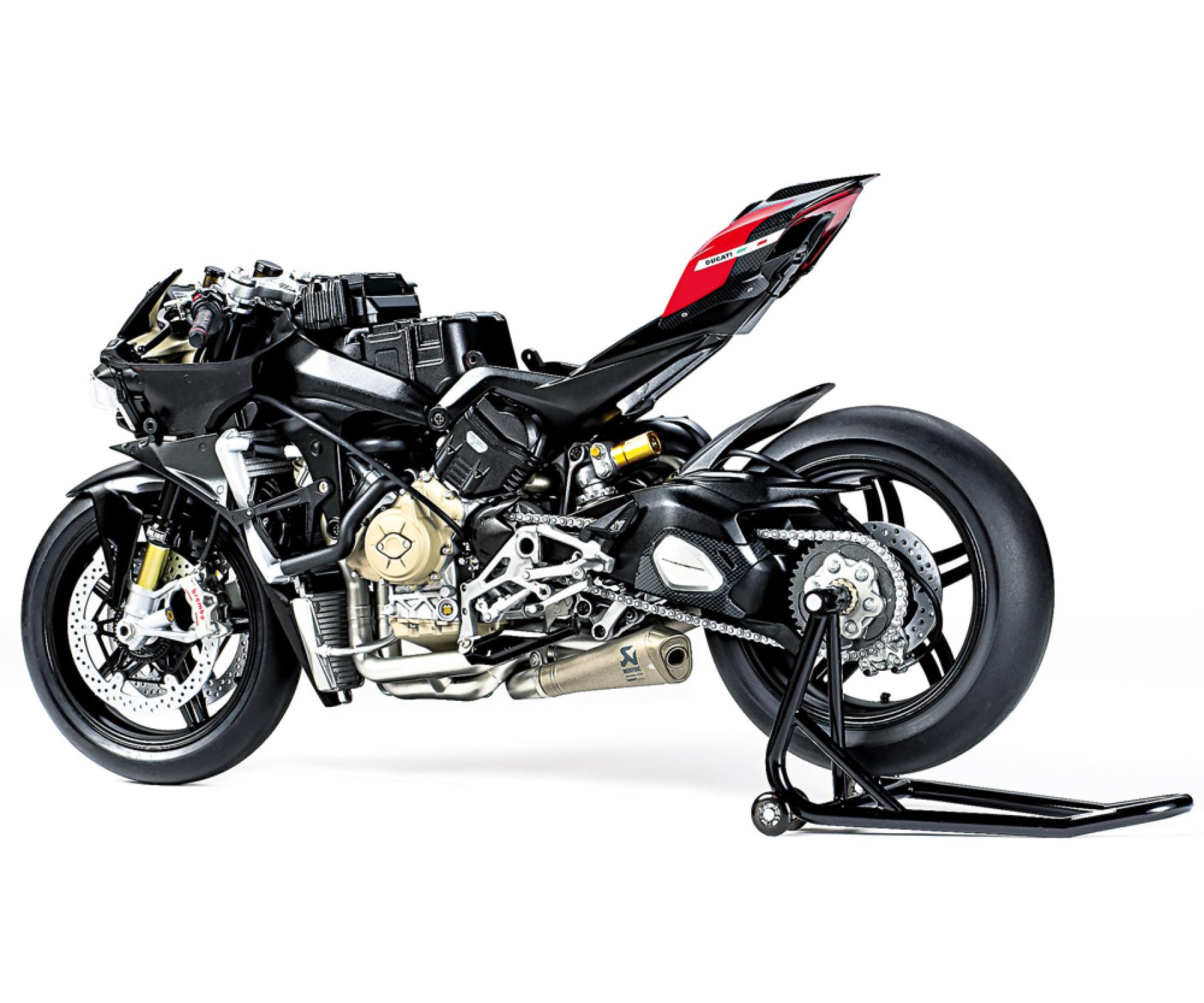 Tamiya Ducati Superleggera V4 with Racing Kit 1/12
