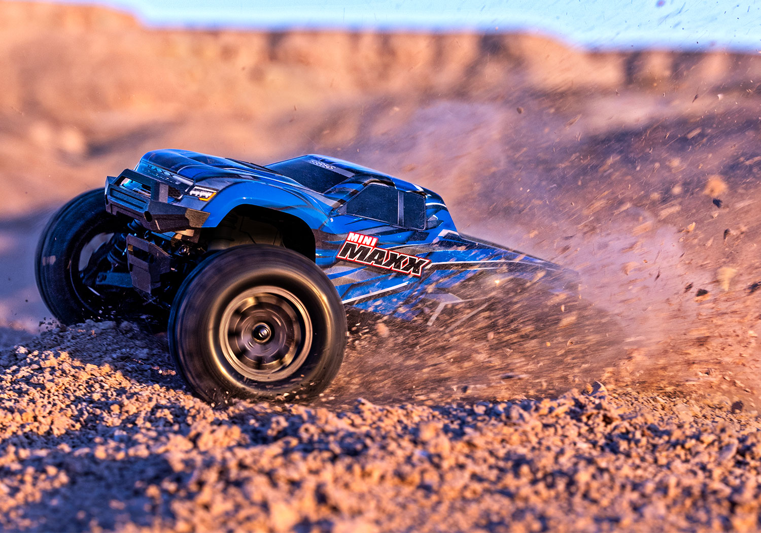 Traxxas Mini Maxx BL-2s TQ 4X4 RTR Brushless Monster Truck 1/16 Green
