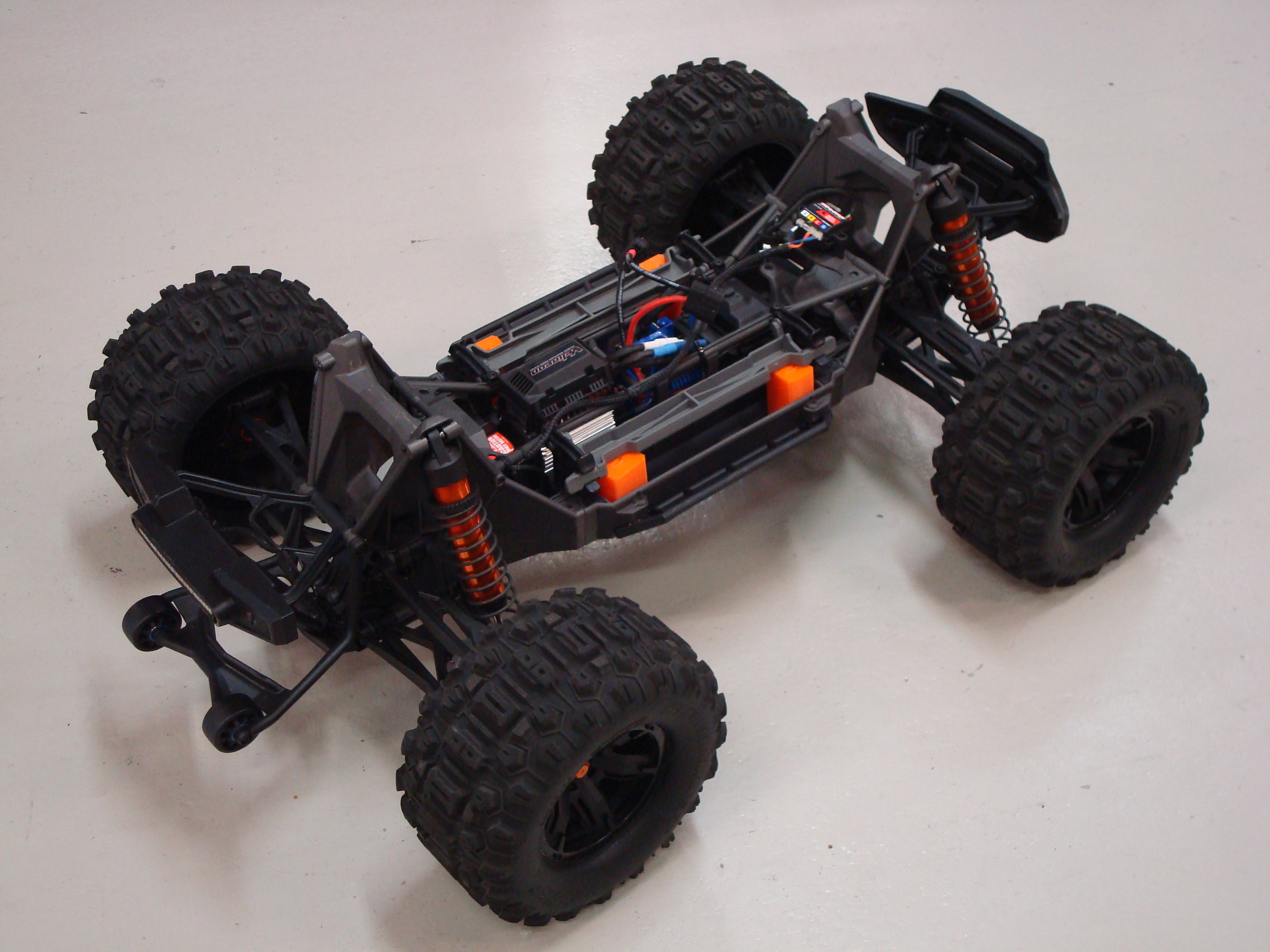 Occasion Traxxas X-Maxx 4WD 8S Belted Brushless Monster Truck RTR TSM 30+ Volts 1/5 Orange