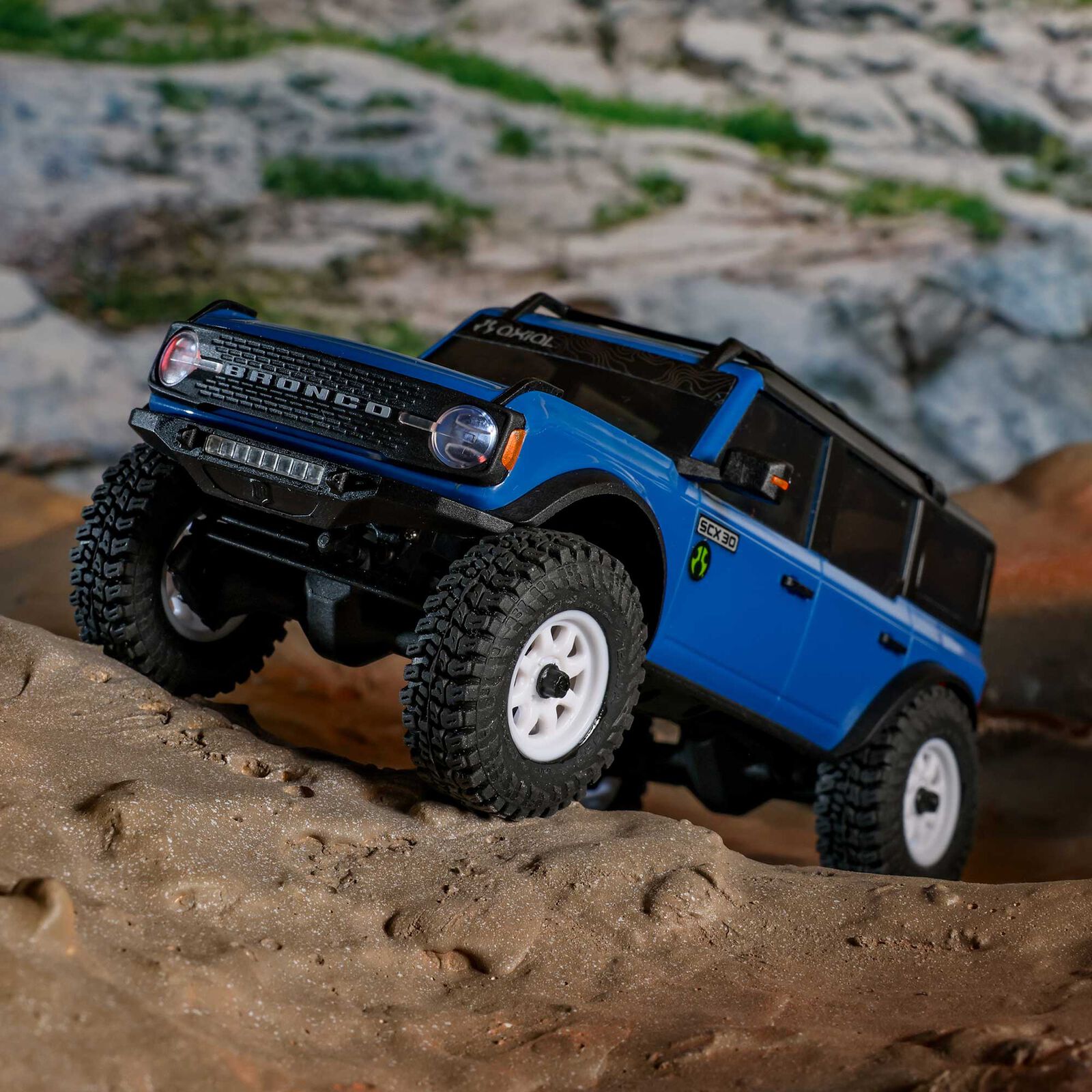 Axial SCX30 Ford Bronco 4X4 RTR Brushed Rock Crawler (Battery & Charger Included), Blue 1/30