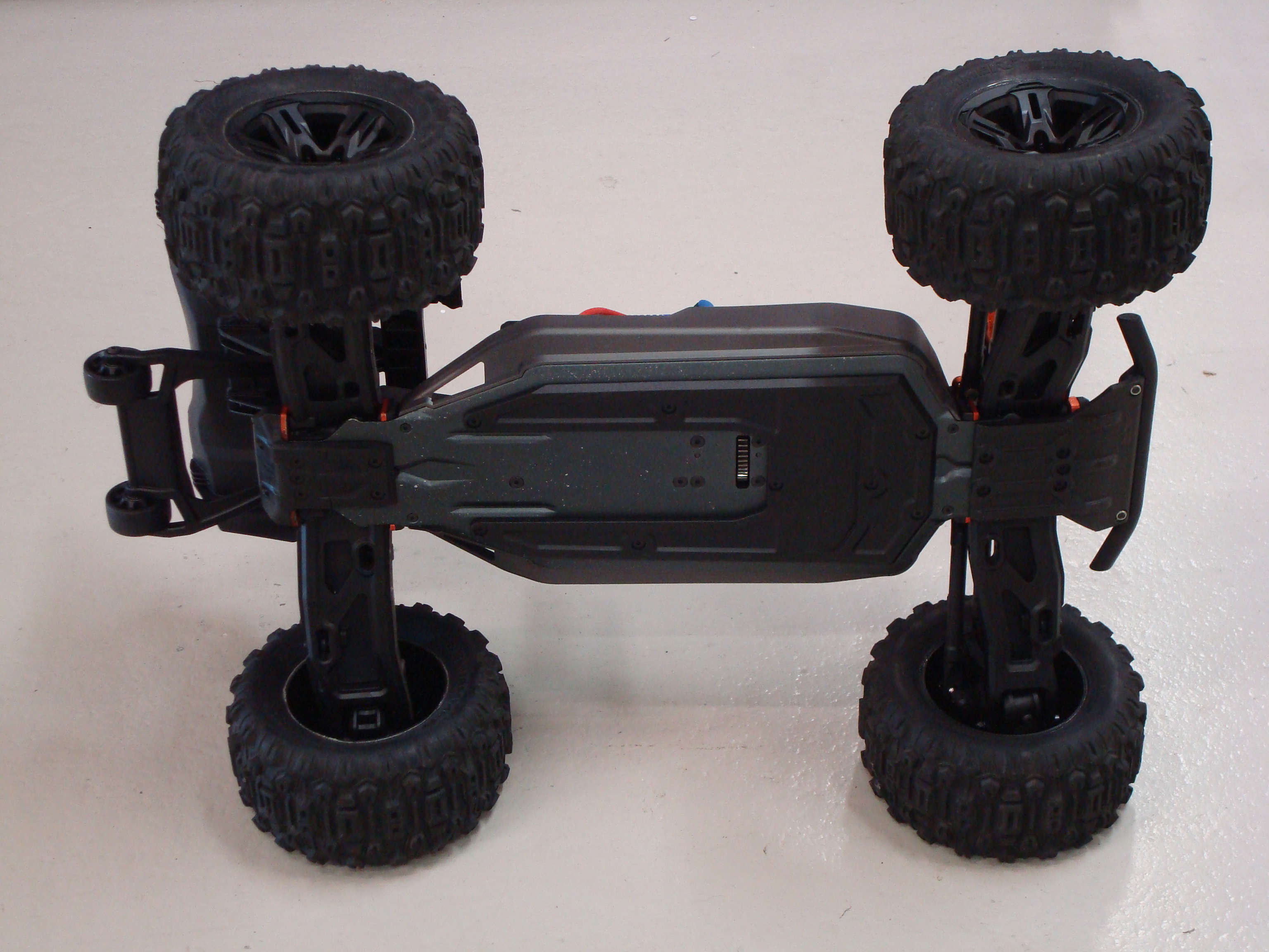 Occasion Traxxas Sledge V2 Belted Brushless 6S Off-Road Truggy 1/8 4WD TSM RTR Orange