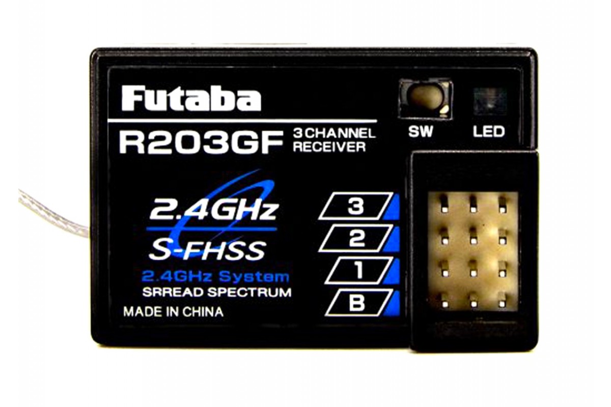 Futaba 3PRKA 2.4GHz FHSS 3 Kanaals Zenderset met R203GF Ontvanger